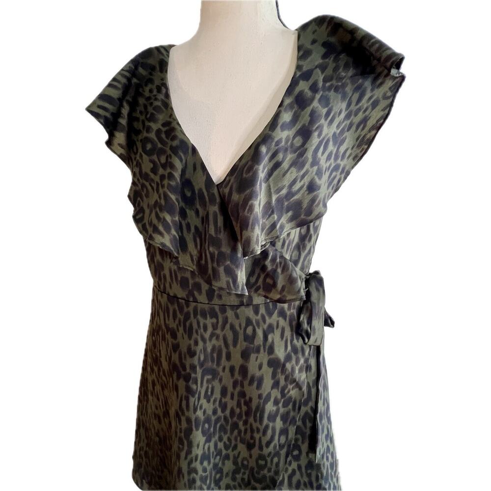 THML Green & Black Leopard Print V-neck Wrap Dress Flutter Sleeves Size Small - Picture 5 of 10